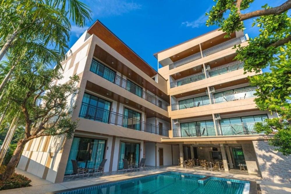The Bell Airport Phuket Hotel - Tap to explore photos