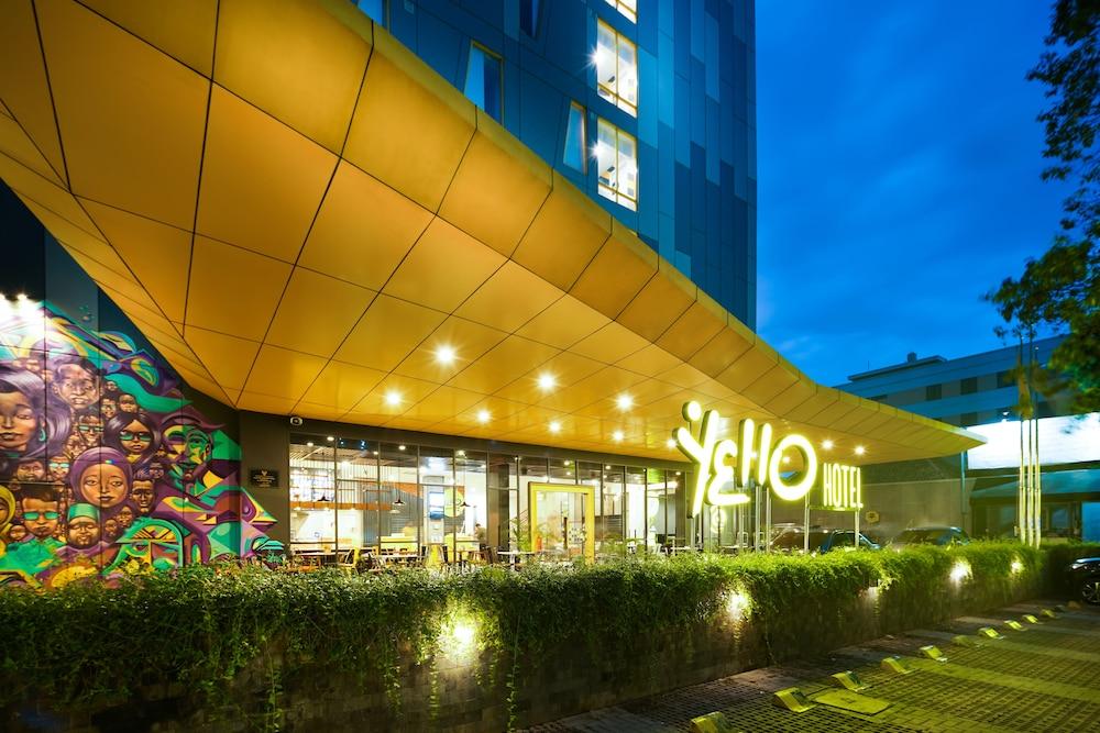 YELLO Hotel Manggarai Jakarta - Tap to explore photos