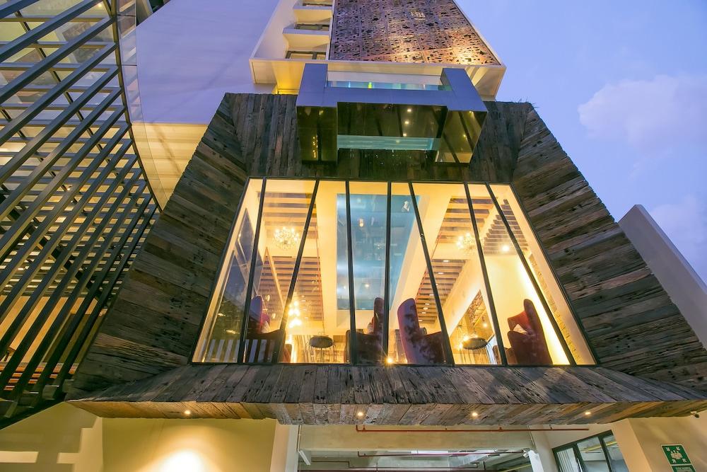 Posto Dormire Hotel Jakarta - Tap to explore photos