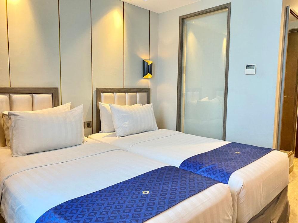 Arthama Hotel Jakarta Room Type - Superior Hollywood