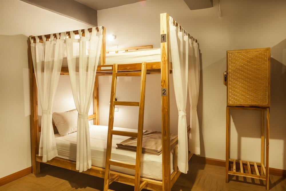 Metro Pratunam Boutique Hotel Room Type - Private room with 4 beds & shared external bathroom Metro Pratunam Boutique Hotel Room Type - Private room with 4 beds & shared external bathroom