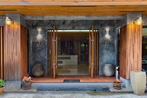 Memory Boutique Hotel - Tap to explore photos
