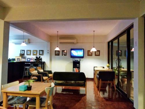 House23 Guesthouse - Hostel - Tap to explore photos