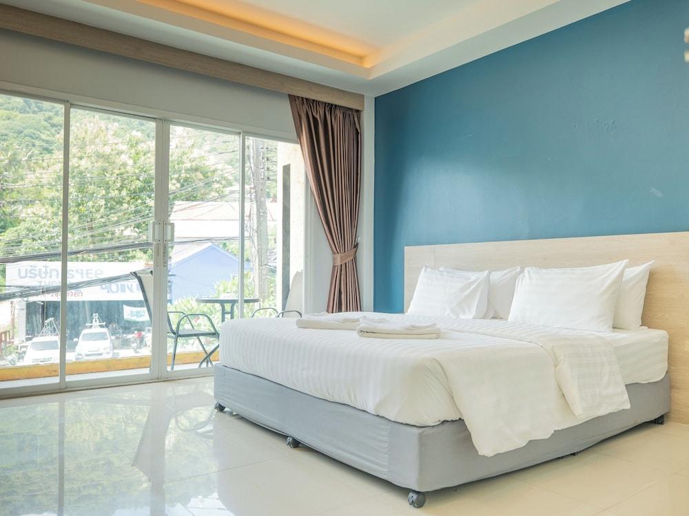 Tall Tree Kata Phuket - Hostel Room Type - Deluxe Room with Balcony