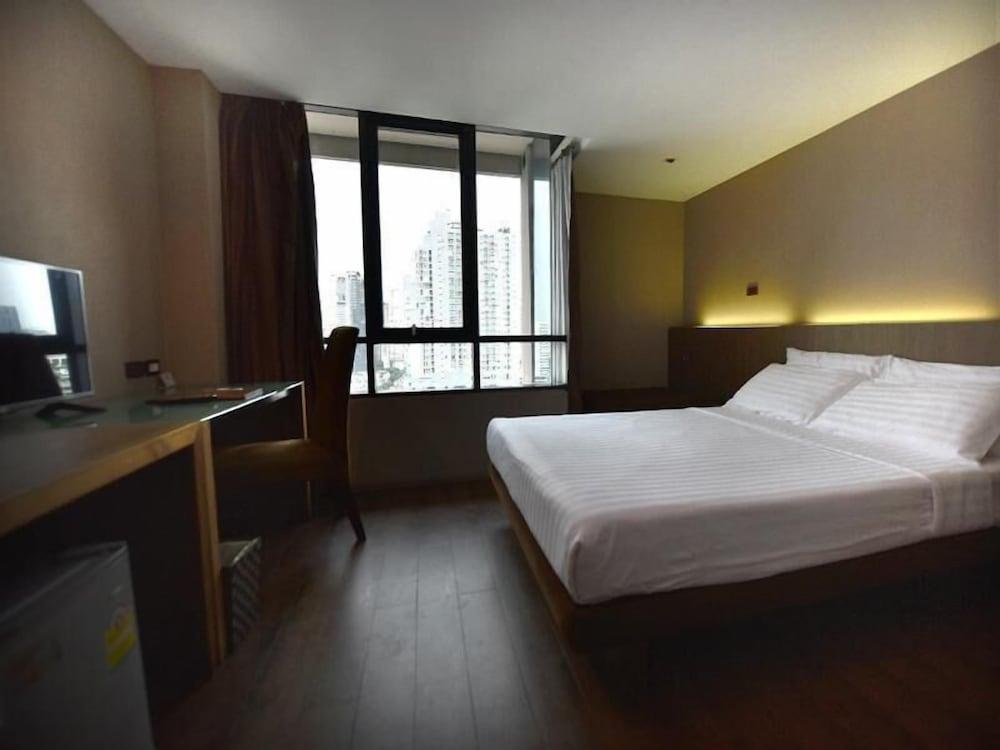 Bangkok City Hotel Room Type - Standard Double Room, Non Smoking, Private Bathroom