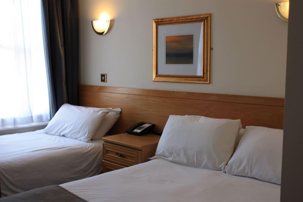 Regency Hotel Westend Room Type - Triple Room, 1 Bedroom