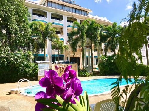 Krabi Golden Hill Hotel - Tap to explore photos