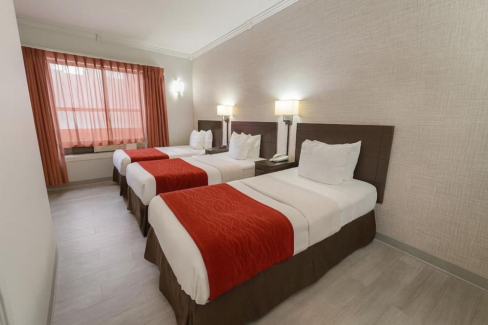 Heritage Hotel Room Type - Standard Room, 3 Twin Beds, Non Smoking