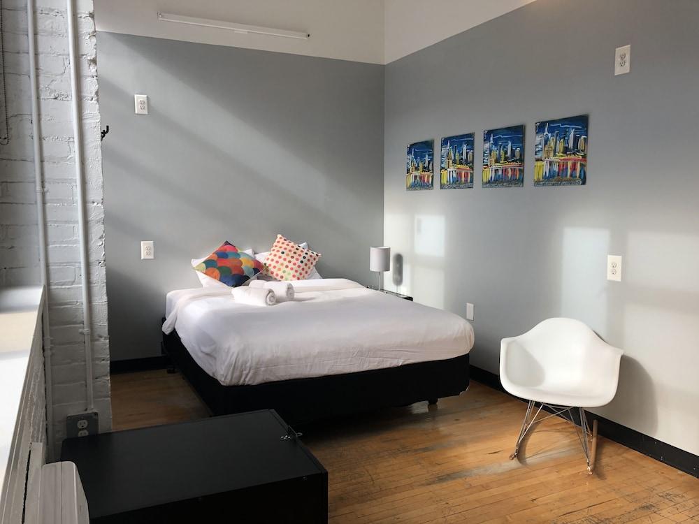 The Local - Hostel Room Type - Private Queen Room with Ensuite Bathroom (1 bed)