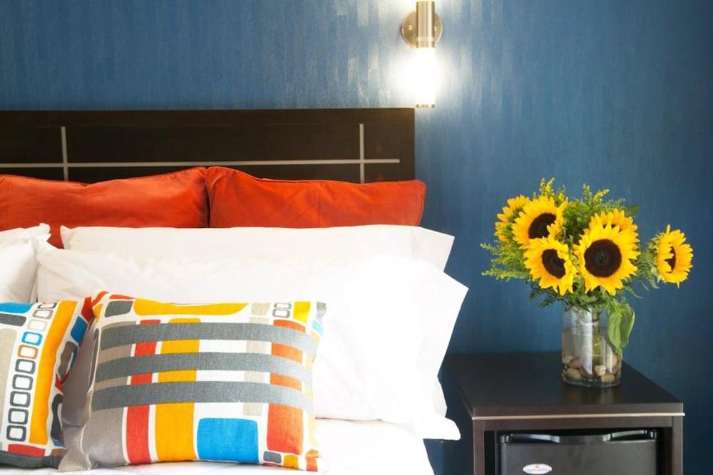Nesva Hotel Room Type - King Standard