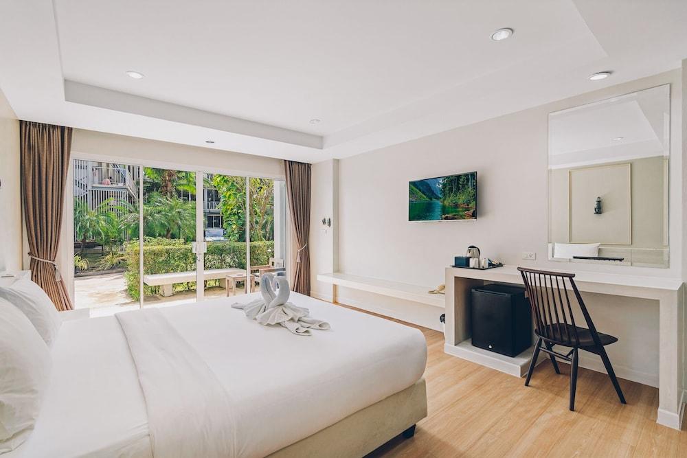 Combo Beach Hotel Samui Room Type - Grand Deluxe Double Bed