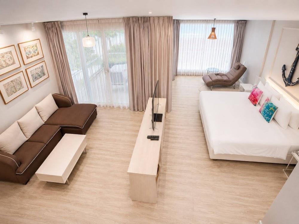 Combo Beach Hotel Samui Room Type - Grand Deluxe Suite