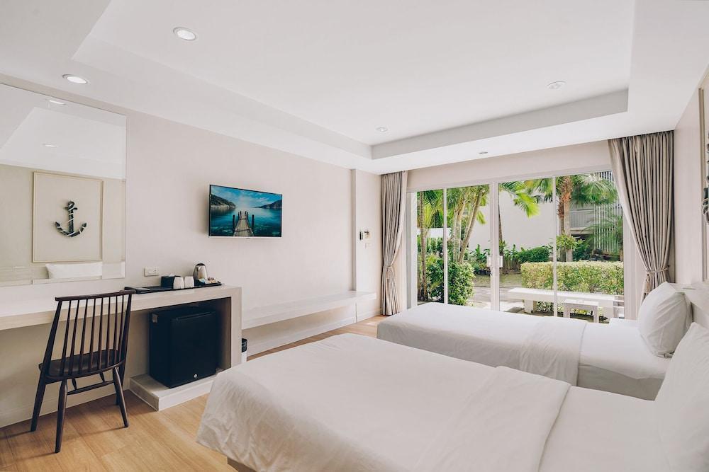 Combo Beach Hotel Samui Room Type - Grand Deluxe Twin Bed