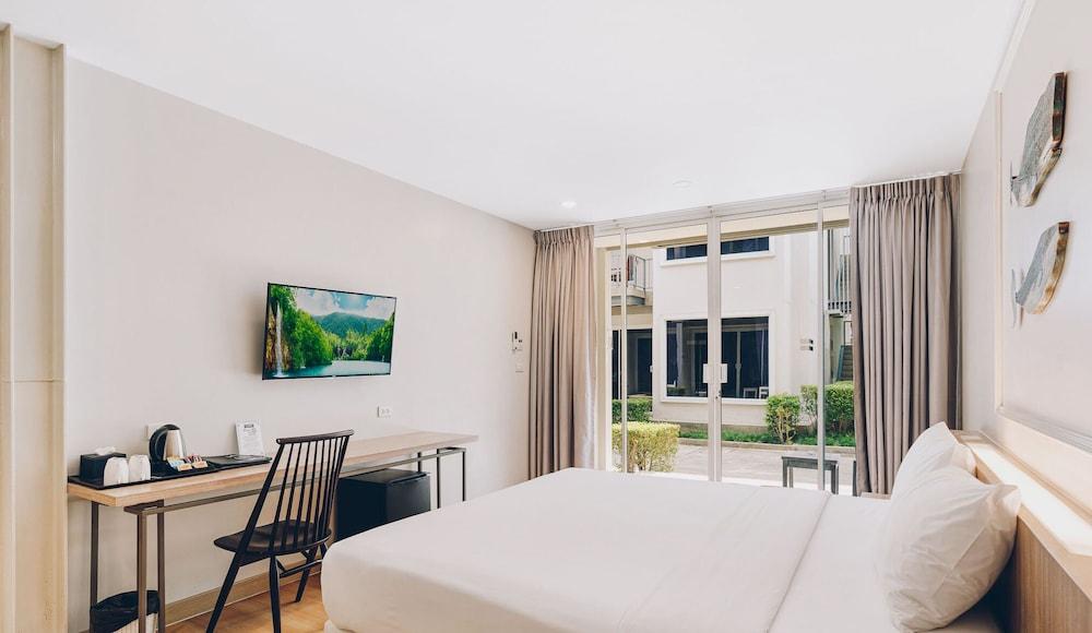 Combo Beach Hotel Samui Room Type - Deluxe Double Room
