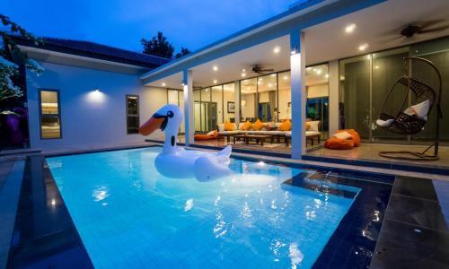 Villa Navin Beach Residence Room Type - Deluxe Five-Bedroom Villa with Private Pool