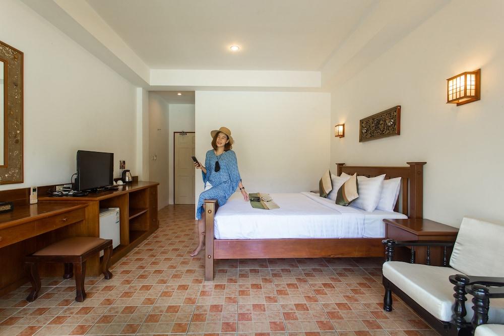 Rajapruek Samui Resort - Tap to explore photos