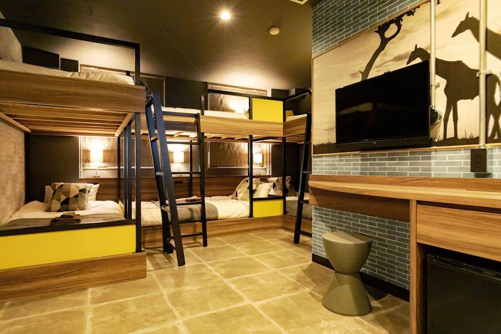 UNDER RAILWAY HOTEL AKIHABARA Room Type - Family Room (H)