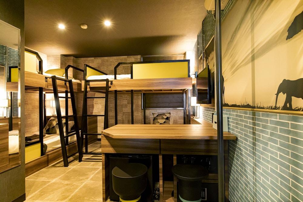 UNDER RAILWAY HOTEL AKIHABARA Room Type - Quadruple Room (F)