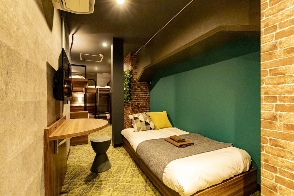 UNDER RAILWAY HOTEL AKIHABARA Room Type - Family Room (G)