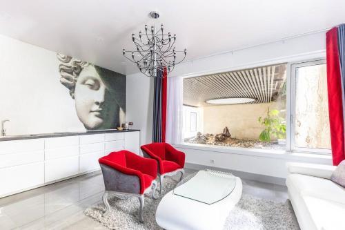 Home in Paris Marais Elegant Flat in Old Paris - Tap to explore photos