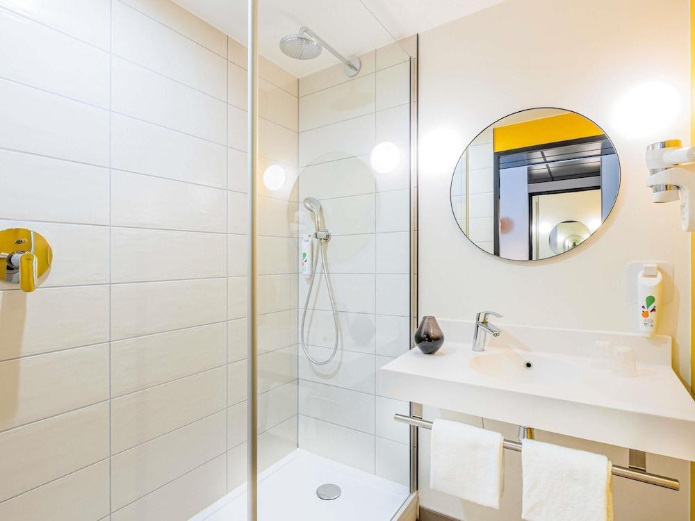 ibis Styles Paris Meteor Avenue d'Italie - Tap to explore photos