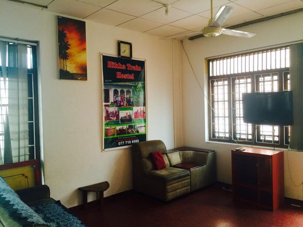Colombo city jumbo hostel - Tap to explore photos