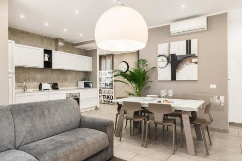 San Pietro Vatican Apartments Room Type - Luxury Three-Bedroom Apartment - Via Baldo degli Ubaldi 50
