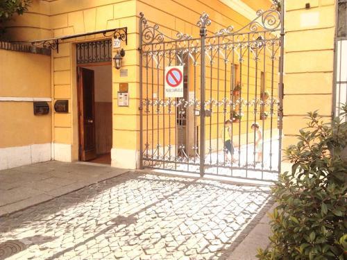 Guest House Masterintrastevere - Tap to explore photos