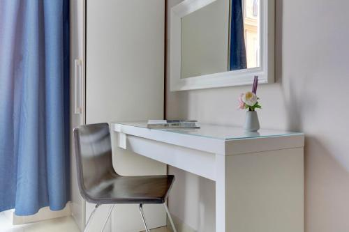 Claudia House Roma Termini Room Type - Triple Room with Private Bathroom Claudia House Roma Termini Room Type - Triple Room with Private Bathroom