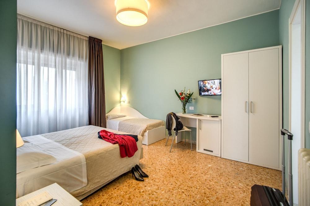 Casa Per Ferie Ravasco San Pietro Room Type - Deluxe Triple Room