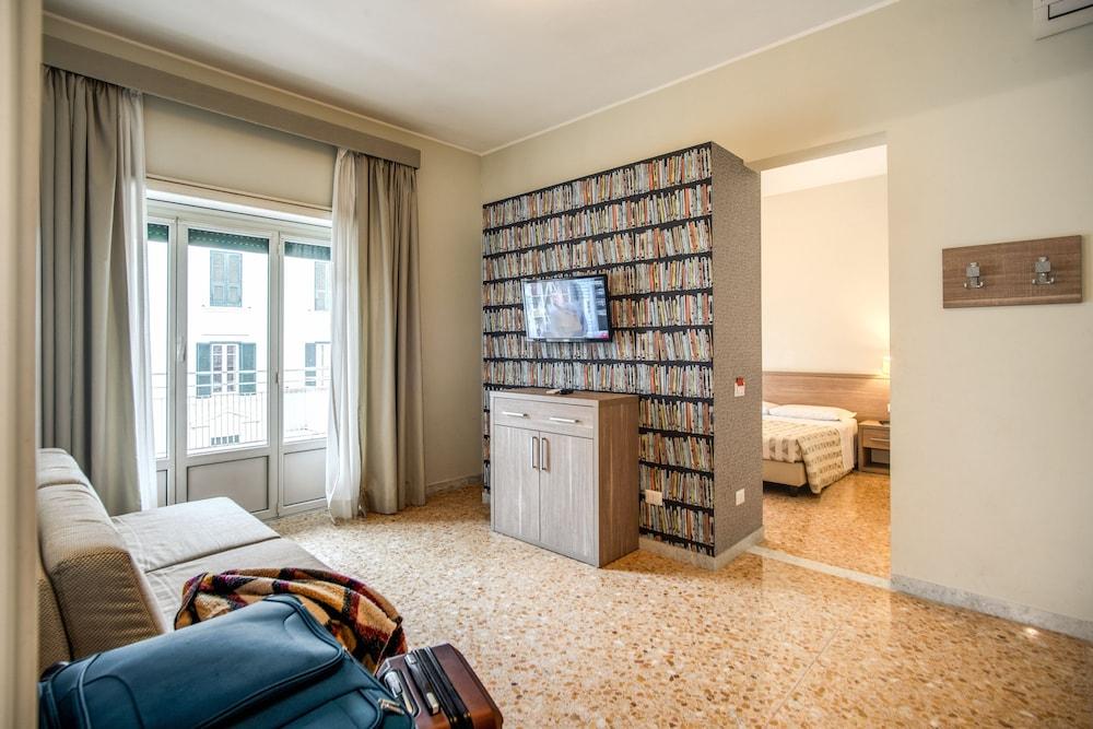 Casa Per Ferie Ravasco San Pietro Room Type - Deluxe Quadruple Room, Balcony