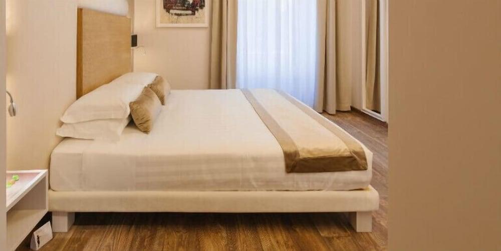 Etruska luxury Trastevere Guesthouse Room Type - Deluxe Double or Twin Room