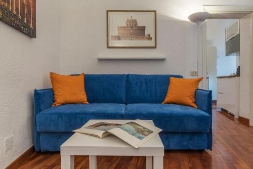 CS Piazza Venezia Apartment - Tap to explore photos