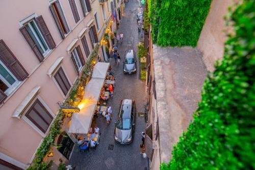 Mario's apartament in the Spanish Steps Room Type - Apartment