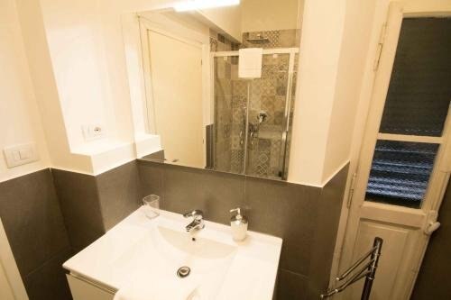 Stazione San Pietro 20 Apartment - Tap to explore photos