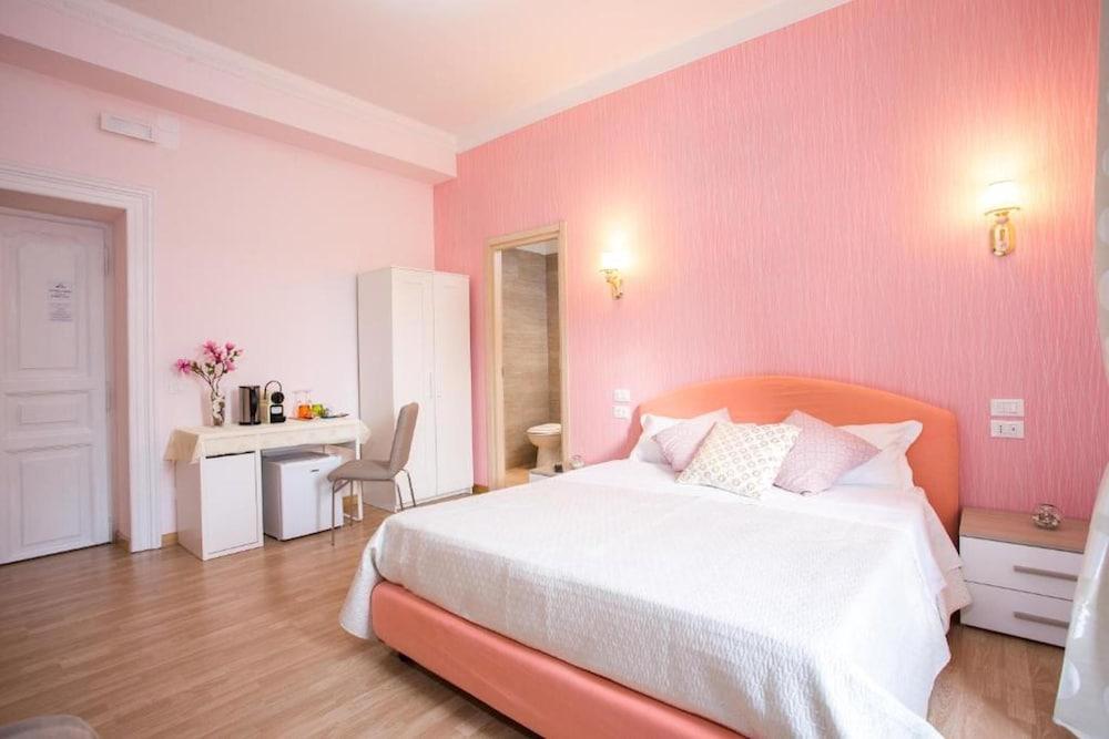 BQ House Castello Luxury Rooms Room Type - Triple Room