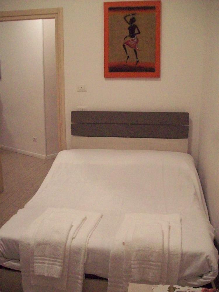 Rooms Monteverde - Tap to explore photos