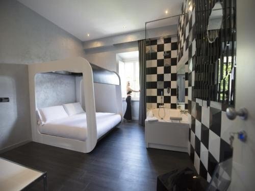 iRooms Central Station Room Type - Deluxe Double Room with Spa Bath iRooms Central Station Room Type - Deluxe Double Room with Spa Bath