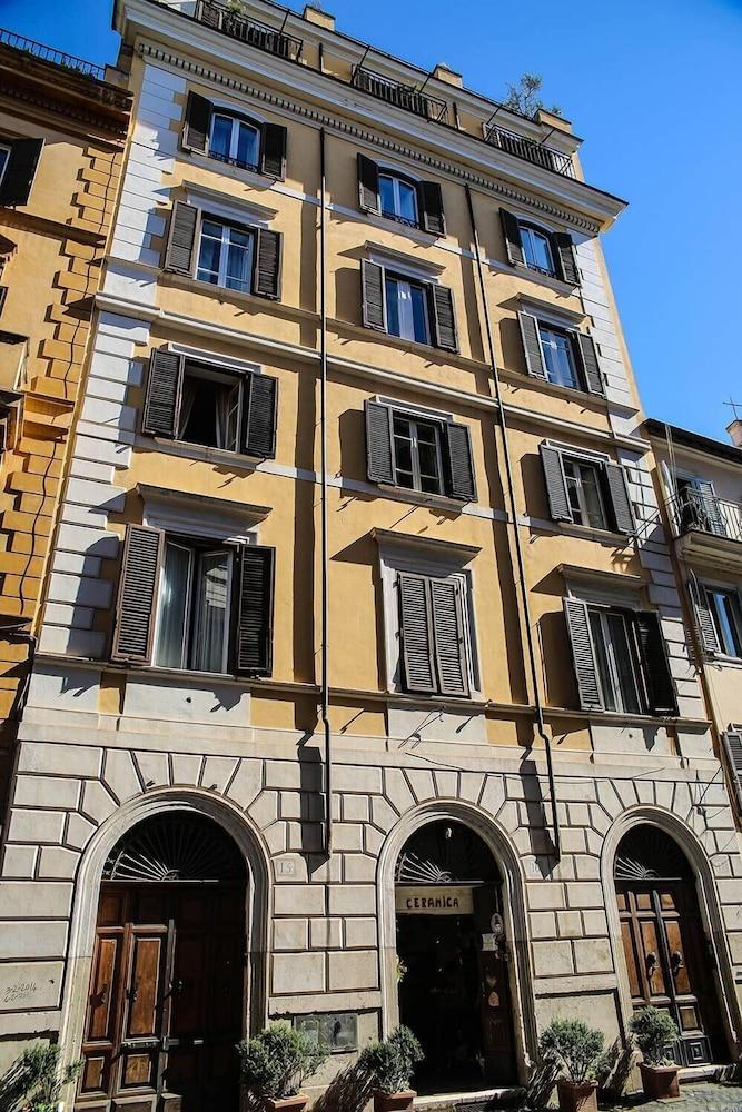 Residenza Maritti ContemporarySuite - Tap to explore photos