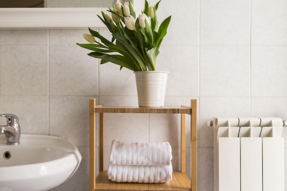 Ripa RTH - Tap to explore photos