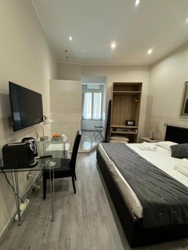 RHS Rienzo Suites Guesthouse - Tap to explore photos