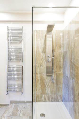 RHS Rienzo Suites Guesthouse - Tap to explore photos