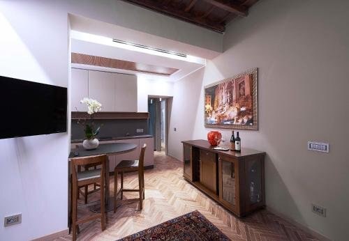 Harry's Bar Trevi Luxury Apartments - Modelli - Tap to explore photos