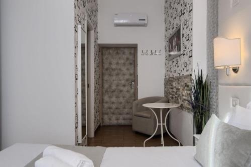 Domus Pietro Inn - Tap to explore photos