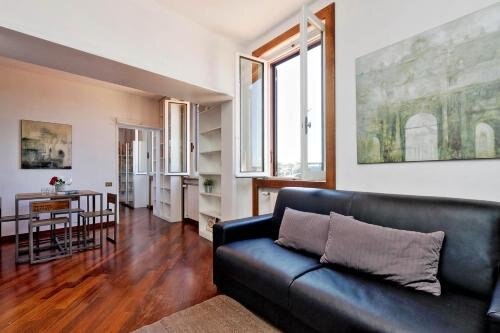 Fori Imperiali Apartment - Tap to explore photos