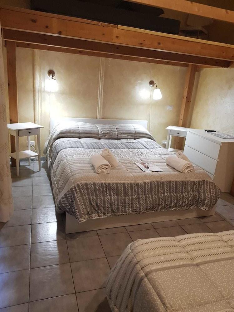 Double B Ferruccio I Room Type - Family Room, Private Bathroom (External)