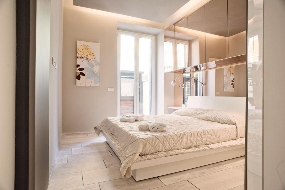 Rent In Rome - Vatican Deluxe - Tap to explore photos