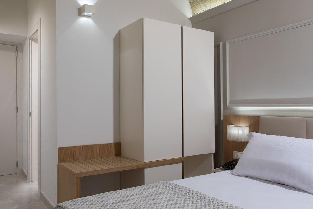 Magica Luna Boutique Hotel Roma Room Type - Superior Double Room, City View Magica Luna Boutique Hotel Roma Room Type - Superior Double Room, City View