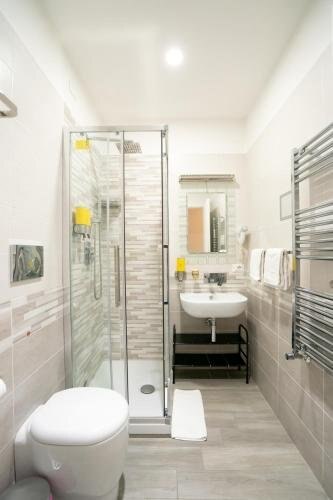 Archi di Roma Guest House - Tap to explore photos