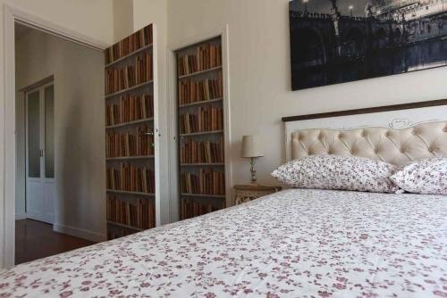 Romantic Flat near Metro Flaminio - Tap to explore photos
